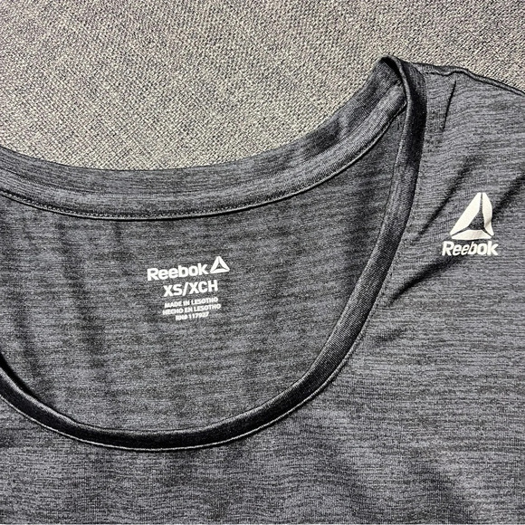 Reebok Athletic Shirt - Picture 3 of 4